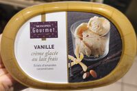 Crème glacée à la vanille et éclats d'amandes caramélisées